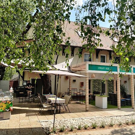 Villa Italia Guest House Siófok Eksteriør bilde
